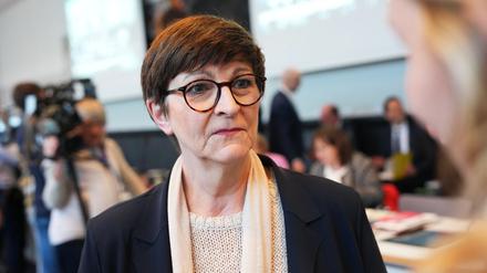 Nach der Wahl: SPD-Frauen unterstützen Parteichefin Esken