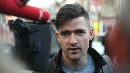 Ort wurde bis zuletzt geheim gehalten: Rechtsextremist Martin Sellner hält Vortrag in Berlin-Wilmersdorf