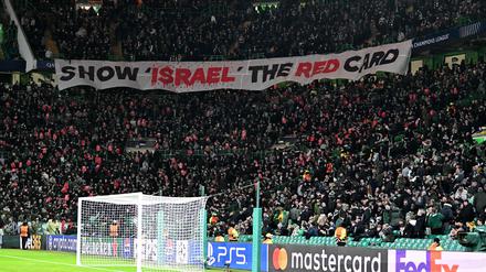 „Zeigt Israel die Rote Karte“: Die Spaltung der Fußball-Ultras beim Nahostkonflikt