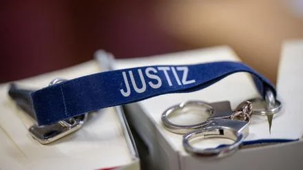 Kriminalität: Raubüberfall auf Münzgeschäft – 35-Jähriger vor Gericht