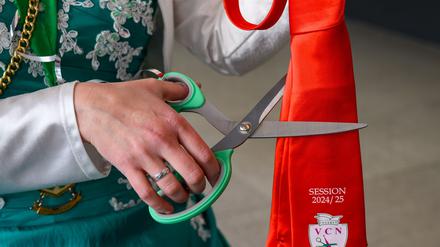 Karnevalsbeginn: Weiberfastnacht: Im Rathaus sind die Jecken los