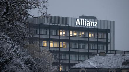 Versicherungskonzern: Allianz im Tagesgesch&auml;ft mit Rekordgewinn - Dividende steigt