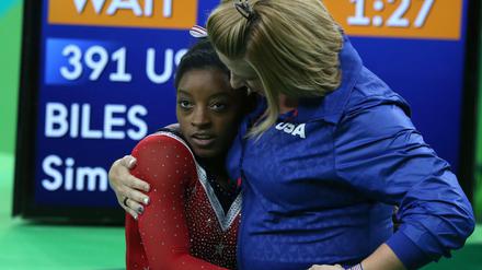 Turnen: Nach Skandal: Biles' Ex-Trainerin &uuml;bernimmt in Stuttgart
