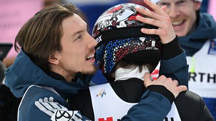 Titelkämpfe in Trondheim: Wut und Disqualifikation: WM-Skispringen endet im Chaos