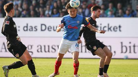 Fußball-Bundesliga: Kiel verpasst in Überzahl den Heimsieg gegen Stuttgart