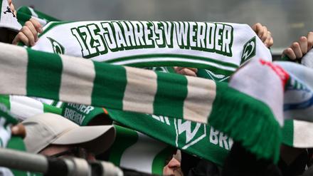 Fußball-Bundesliga: Zugunfall stoppt Werder-Fans auf Weg nach Leverkusen