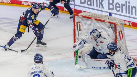 Eishockey: Berlin und Adler Mannheim &uuml;berzeugen zum Playoff-Auftakt
