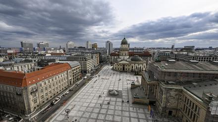 „Bäume sind overrated“: Großes Staunen über den kahlen Berliner Gendarmenmarkt