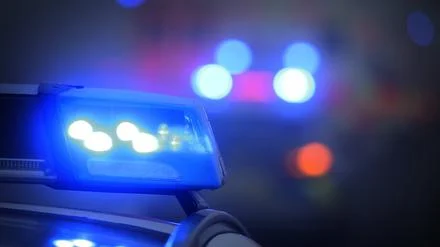 Streit in Spandauer Bar eskaliert: Männer bedrohen sich gegenseitig mit Schusswaffen