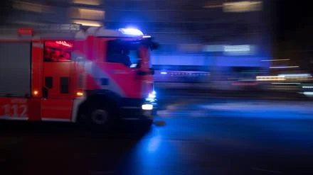 Brand: Mensch nach Brand in Hochhaus in Spandau schwer verletzt