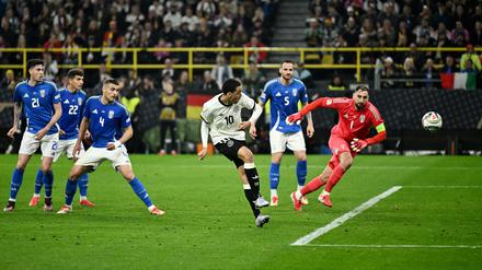 DFB-Team zittert sich ins Halbfinale der Nations League: Nach einer 3:0-Führung reicht es nur zu einem 3:3 gegen Italien