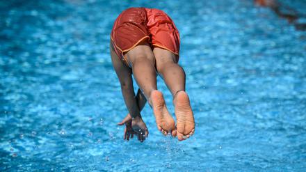 135 Millionen Euro weniger als geplant: Bäder-Betriebe setzen auf schlichte Fertigbauten statt Spaßbäder