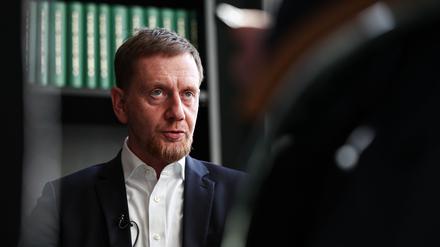 „Es geht gar nicht anders“: Sachsens Ministerpräsident Kretschmer fordert mehrere Ministerposten für den Osten