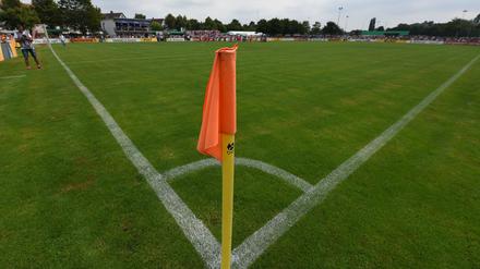 Eklat in Regionalliga Südwest: Fan schlägt Fußballer nieder: Regionalligist mit Einspruch