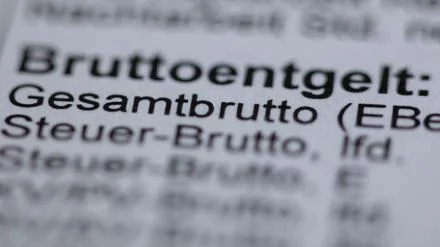 Einkommens-Statistik: Mittlerer Jahresverdienst steigt &uuml;ber 52.000 Euro brutto