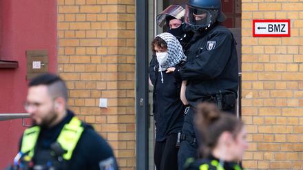 Nahostkonflikt: Polizei räumt besetzten Saal der Humboldt-Universität