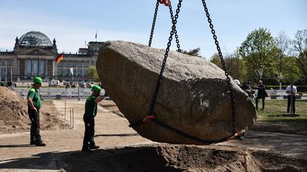Gedenkzeichen: Findling erinnert an Opfer deutscher Besatzung Polens