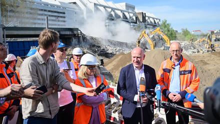 Beton am Boden: Ringbahnbr&uuml;cke weitgehend abgerissen