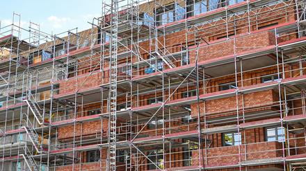 Wohnraumförderung: Streit um Wohnungsbau-Mittel: CDU kritisiert Haushalts-Chaos