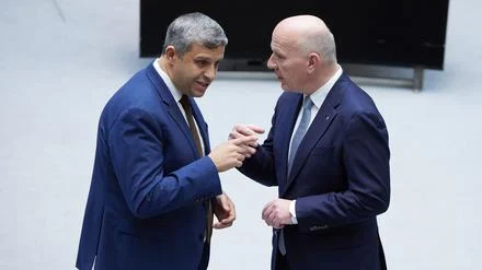 Krach in Berlins schwarz-roter Koalition: SPD-Fraktionschef Saleh wirft Regierendem Bürgermeister Wegner Abkehr von Verabredungen vor