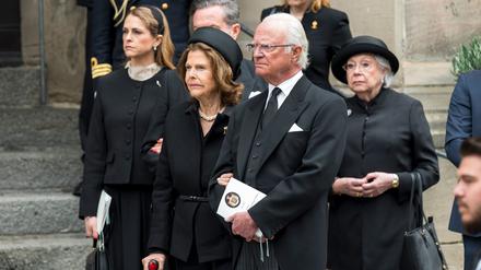 Adel: Schwedisches Königspaar nimmt Abschied von Prinz Andreas