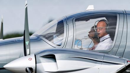 Friedrich Merz im Fegefeuer der Eitelkeit: Der Kanzler in spe hätte dem Papst die letzte Ehre erweisen müssen