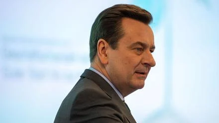 Rede vor Aktionären: Munich Re-Chef stellt USA in Reihe mit China und Russland