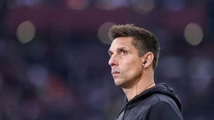 Fußball-Bundesliga: Kiel-Trainer kritisiert Urteil im Feuerzeug-Skandal