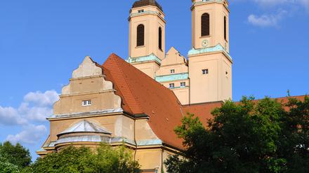 „Ich gehe von einem rassistischen Motiv aus“ : Ehemann von Berliner Pfarrerin von Unbekannten zusammengeschlagen
