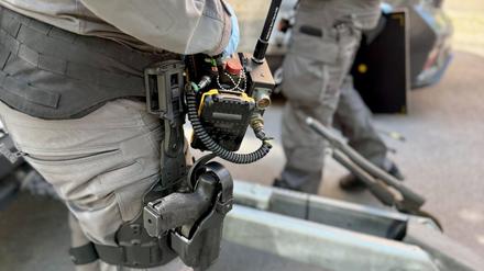 Polizeibekannt und unter Drogen: Mann mit „sprengstoffverdächtigem Gegenstand“ in Berlin-Schöneberg gestoppt