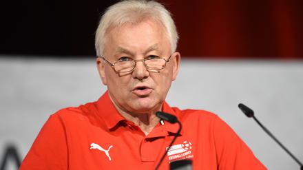 Fu&szlig;ball: M&ouml;hlmann: Trainer-Rausw&uuml;rfe &bdquo;zu sehr in Mode gekommen&ldquo;