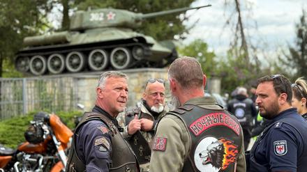 80 Jahre nach Kriegsende: Nationalistische „Nachtwölfe“ erreichen Brandenburg