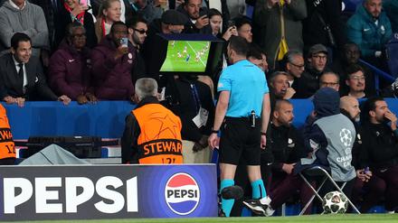 Champions League: Kritik an Schiri Zwayer: „Elfmeterentscheidung ein Witz“