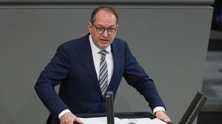 Anordnung zu Zurückweisungen : Dobrindt stellt seine Pläne vor – Grüne gegen neue Grenzkontrollen
