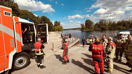 Rettungseinsatz bei Insel Schwanenwerder: Segelyacht sinkt in der Berliner Havel – ein Mensch reanimiert
