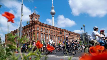 Routen, Startpunkte und Straßensperrungen: Fahrrad-Sternfahrt rollt am Sonntag durch Berlin