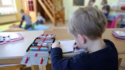 Studie zur Beschäftigung in der Sozialwirtschaft: Guter Lohn, dennoch zu wenig Fachkräfte