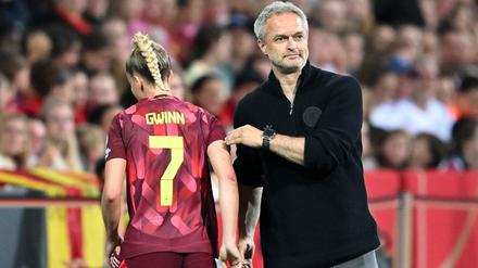 Sieg gegen die Niederlande: Nach unruhigen Tagen: Befreiungsschlag für Wück