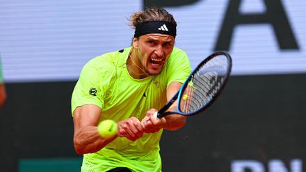 Zverev kommt in Paris in Schwung: Klarer Sieg gegen Hamburg-Champion Cobolli