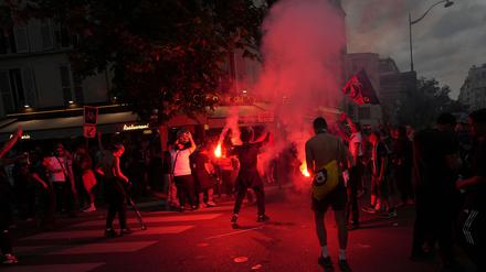 Fu&szlig;ball: Chaotische Szenen und Festnahmen in Paris