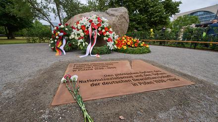 Triumph der Hartnäckigkeit: Gedenkort Polen in Berlin eingeweiht – doch nur als Provisorium