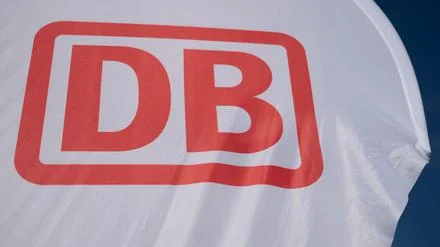 RB24, RE3 und ICE nach Binz betroffen: Stellwerk bei Brand in der Nähe von Berlin beschädigt – Einschränkungen im Zugverkehr