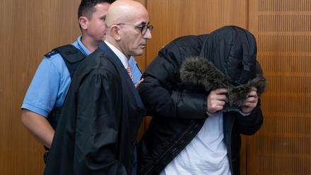 Kriegsverbrechen: Lebenslange Haft in Folterprozess gegen syrischen Arzt