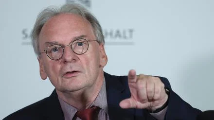 „Unerträgliche Atmosphäre“: Haseloff erwägt Wegzug bei AfD-Sieg in Sachsen-Anhalt