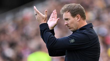 Bundestrainer: DFB-Gesch&auml;ftsf&uuml;hrer Rettig ist irritiert: Deutsches Ph&auml;nomen