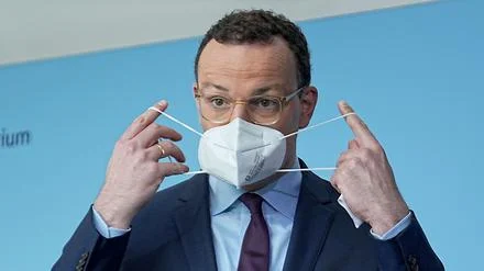 Corona-Folgen: Spahn-Bericht: „Team 'Ich'“ und viele Risiken