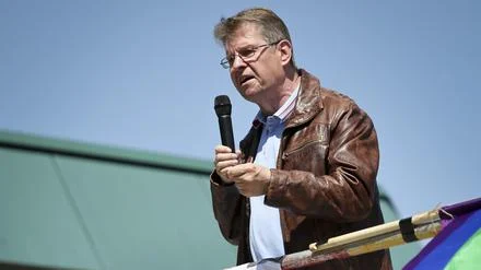 &bdquo;Union hat Realismus in der Au&szlig;enpolitik verlernt&ldquo;: SPD-Politiker Stegner verteidigt Au&szlig;enminister Wadephul f&uuml;r Iran-Aussage