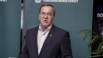 „Müssen im Nordatlantik und in der Arktis präsent sein“: Verteidigungsminister Pistorius plant Reise nach Grönland