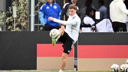 Club-WM: Fu&szlig;ball-Nationalspieler Gro&szlig; huldigt Leon Draisaitl