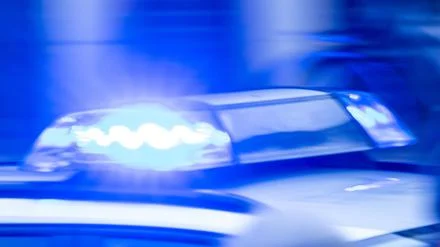 Polizei sucht nach Zeugen : Taxifahrer fährt Kind in Berlin-Gesundbrunnen an und flüchtet